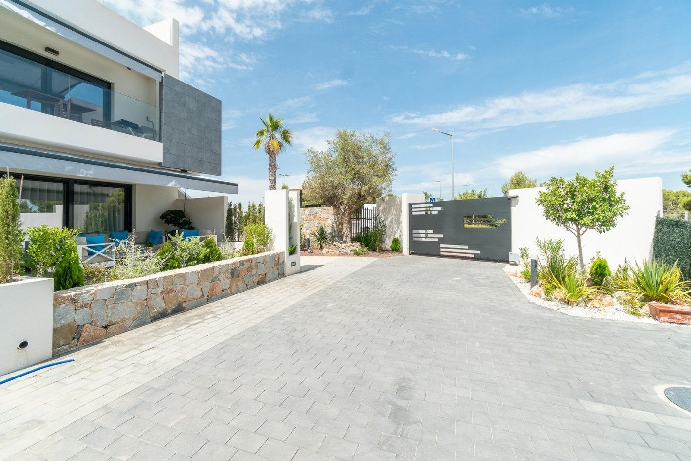 1774947052-property_image-251074